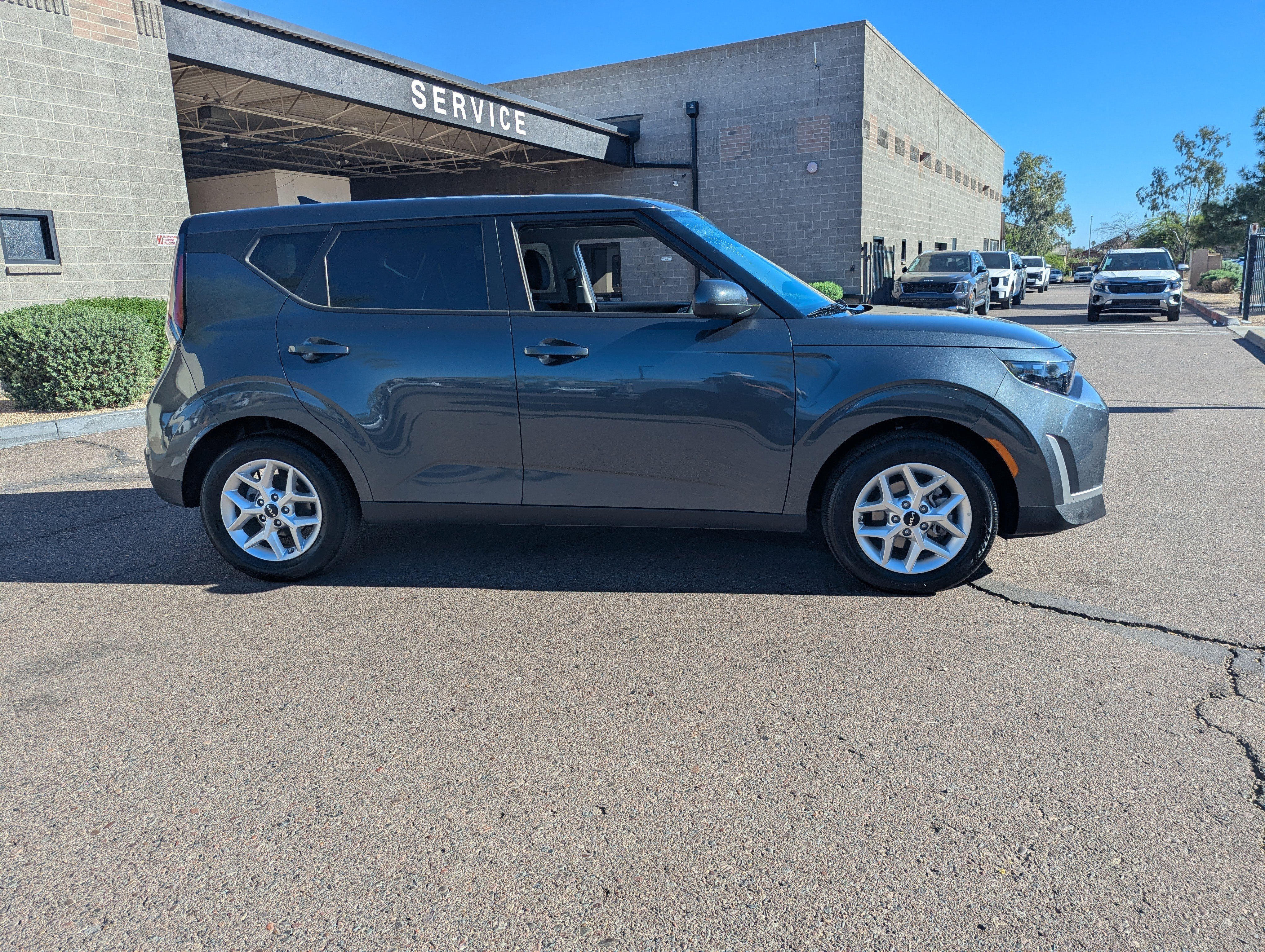 Certified 2025 Kia Soul LX w/ LX Technology Package image 2