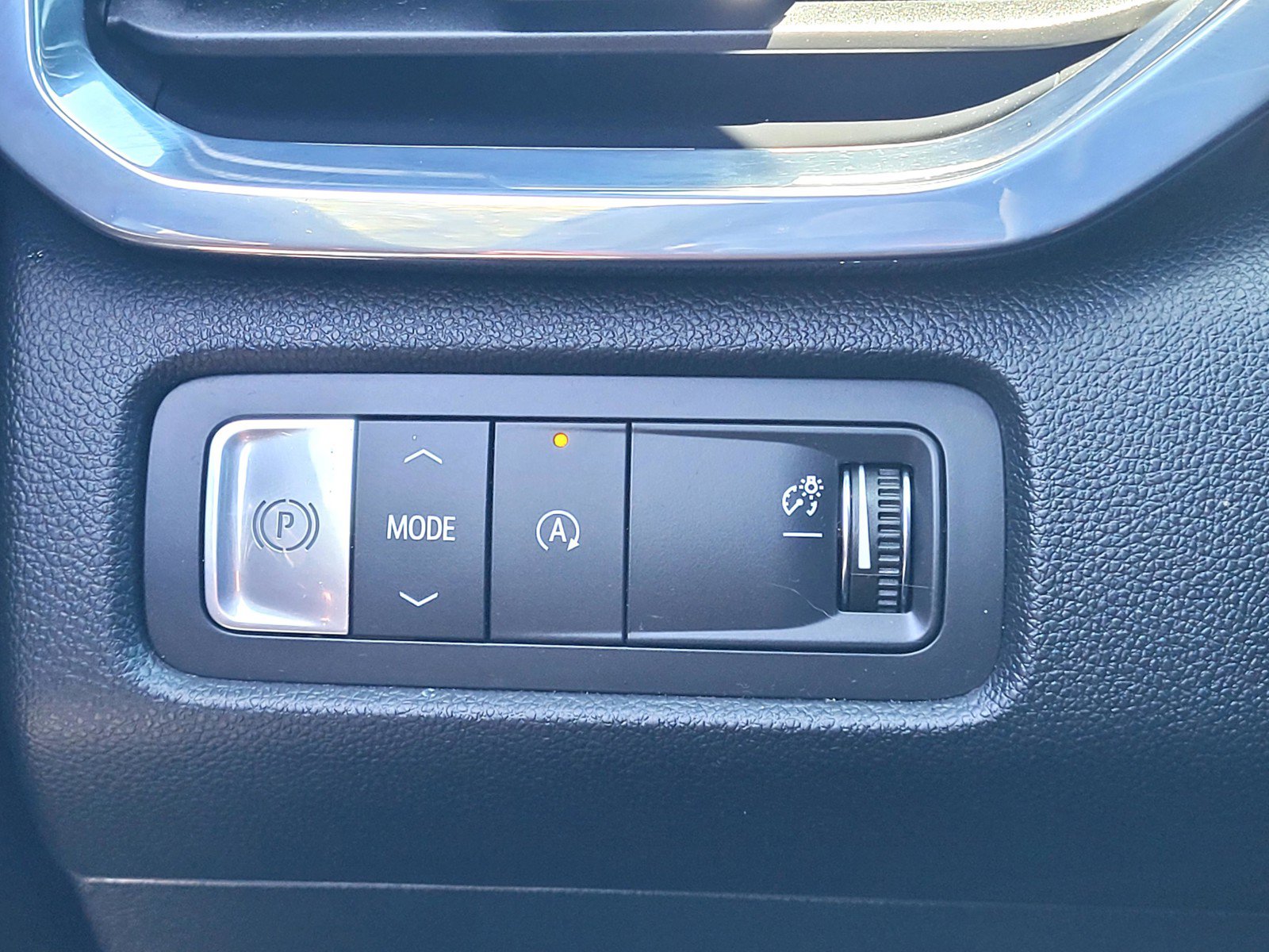 Used 2025 GMC Acadia Elevation FWD image 25