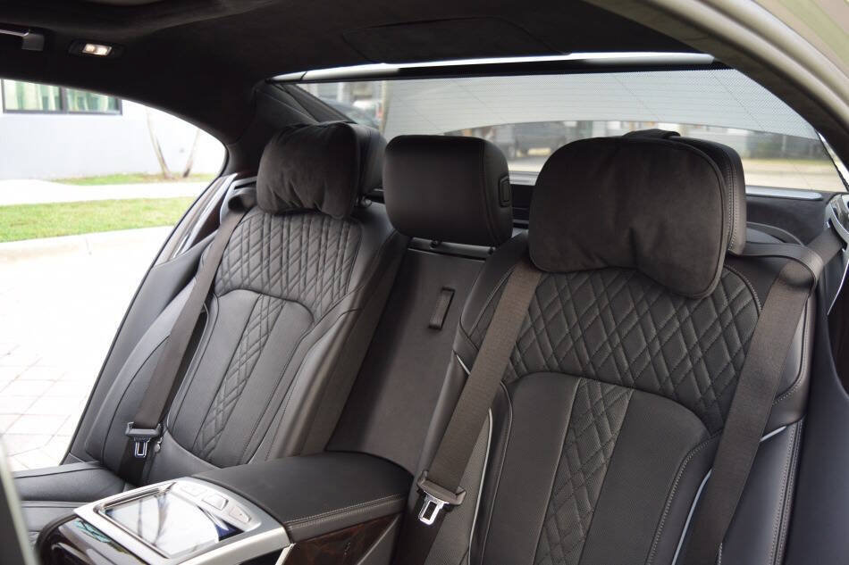 Used 2018 BMW ALPINA B7 xDrive w/ Luxury Rear Seating Package AWD/4WD image 45