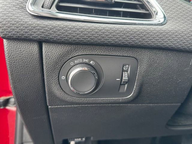 Used 2018 Chevrolet Cruze LT w/ Convenience Package image 26