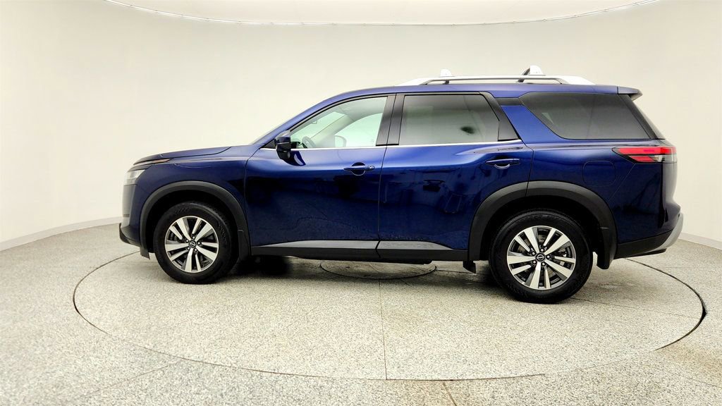 Used 2024 Nissan Pathfinder SL AWD/4WD image 8