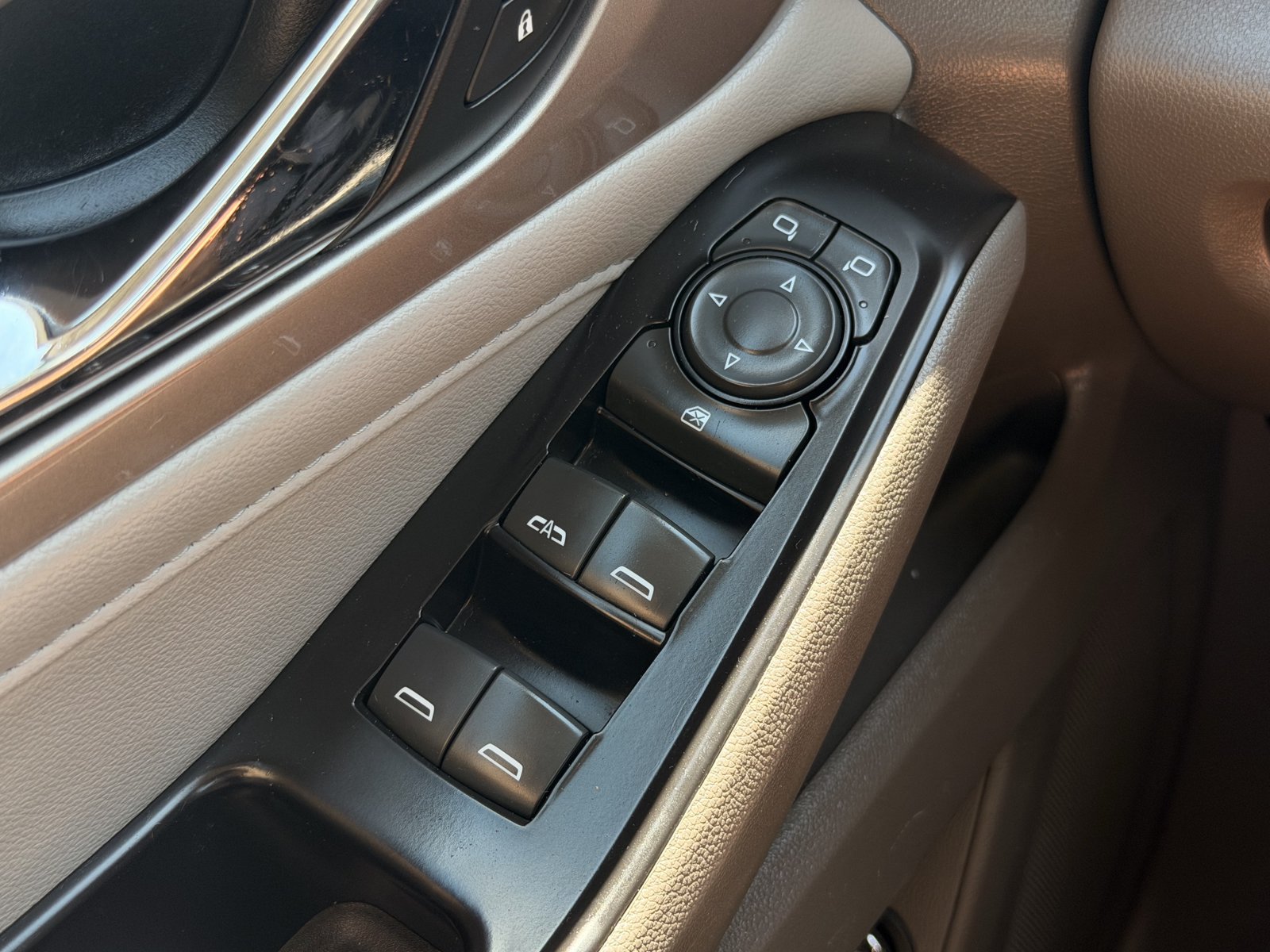 Used 2019 Chevrolet Traverse LT FWD image 18