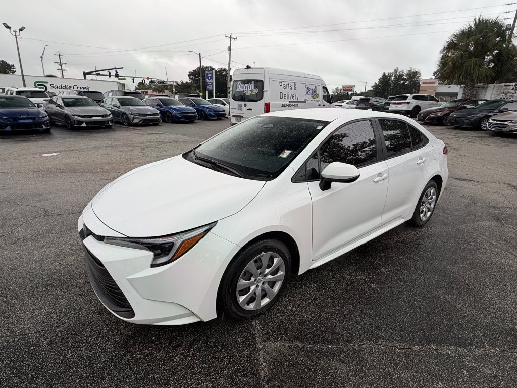 Used 2025 Toyota Corolla LE FWD image 9