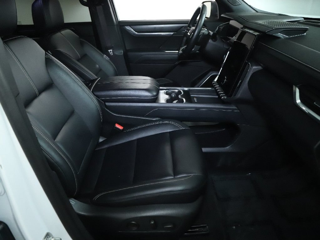 Used 2024 GMC Acadia Elevation FWD image 34