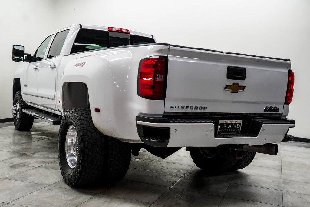 Used 2019 Chevrolet Silverado 3500 High Country w/ Duramax Plus Package image 9