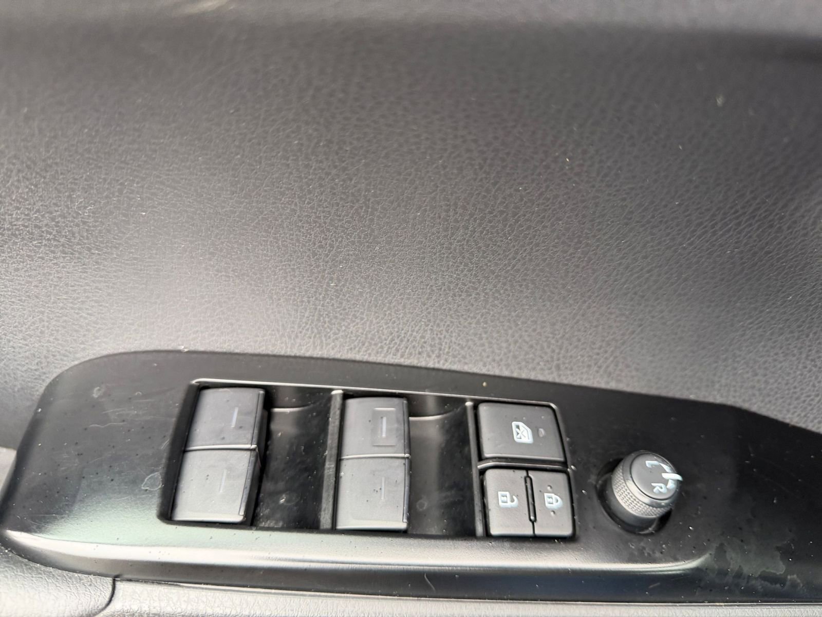 Used 2025 Toyota Camry LE image 20