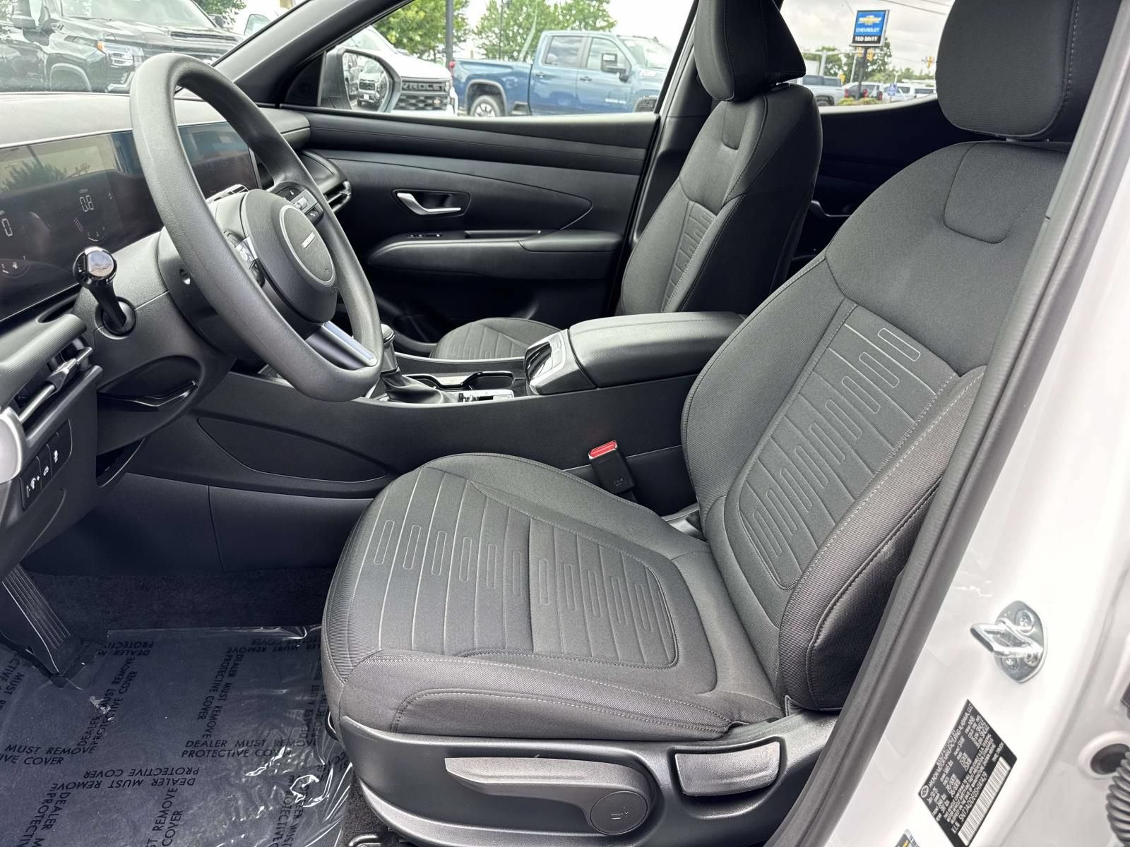 Used 2025 Hyundai Santa Cruz SE AWD/4WD image 22