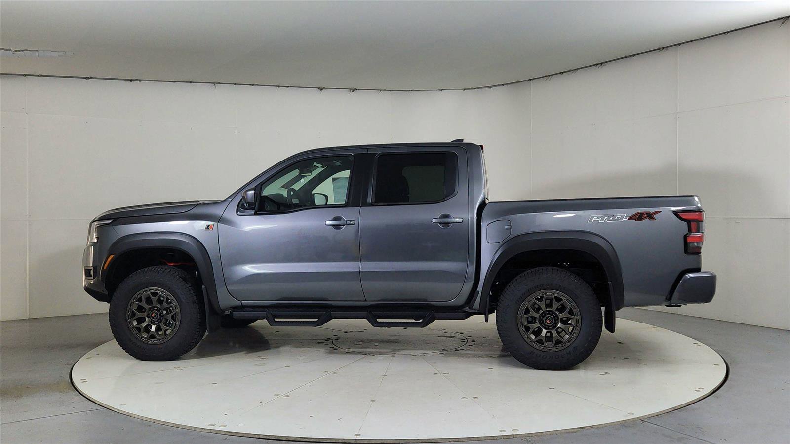 New 2026 Nissan Frontier PRO-4X w/ Pro-4x Convenience Package image 4