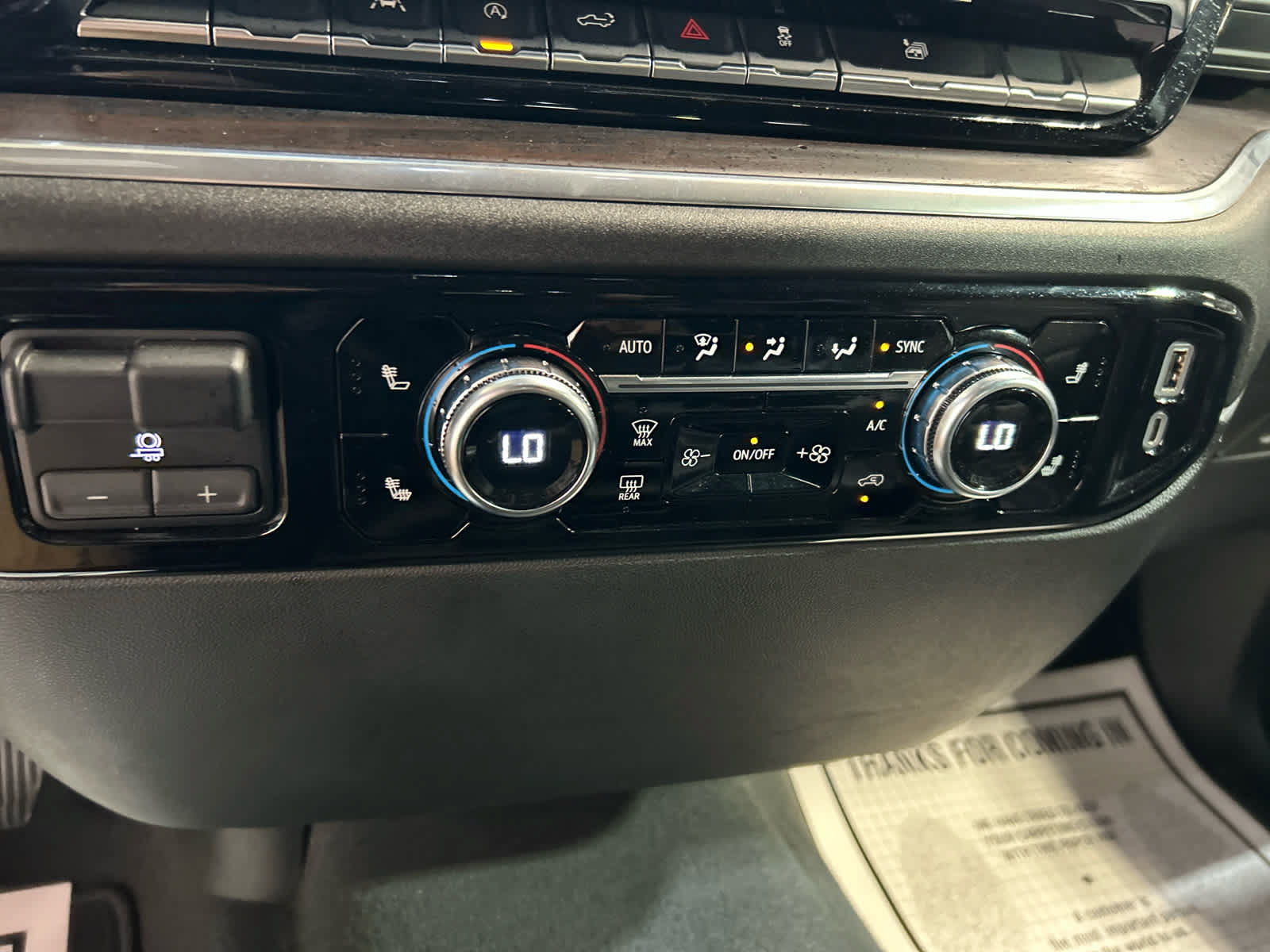 Used 2025 GMC Sierra 1500 SLT AWD/4WD image 7
