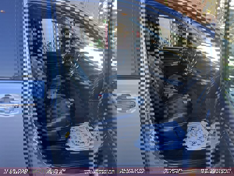 Used 2015 Toyota Sienna SE w/ SE Preferred Package FWD image 30