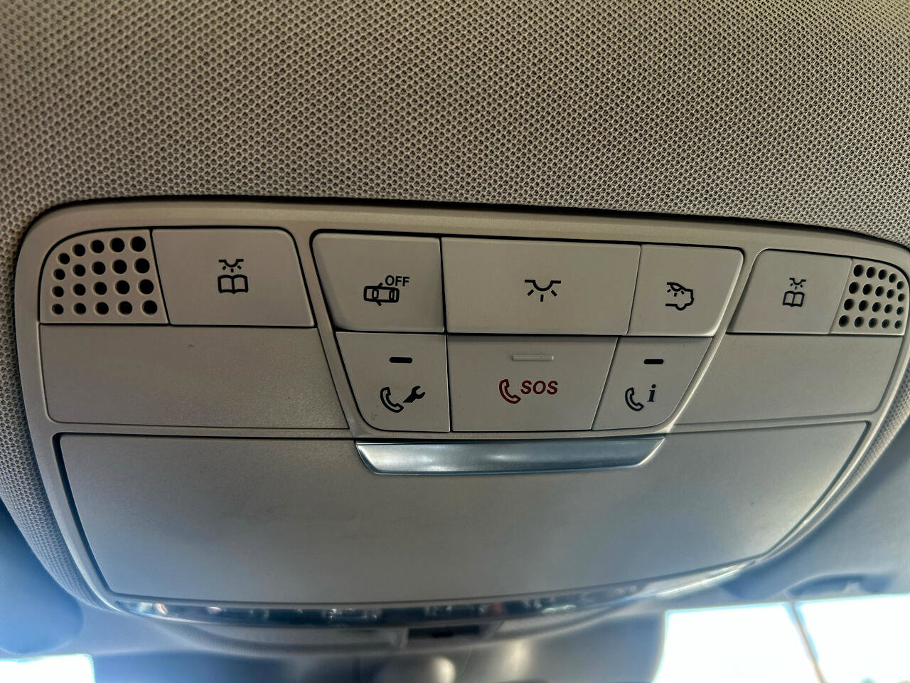 Used 2015 Mercedes-Benz C 300 4MATIC Sedan image 17