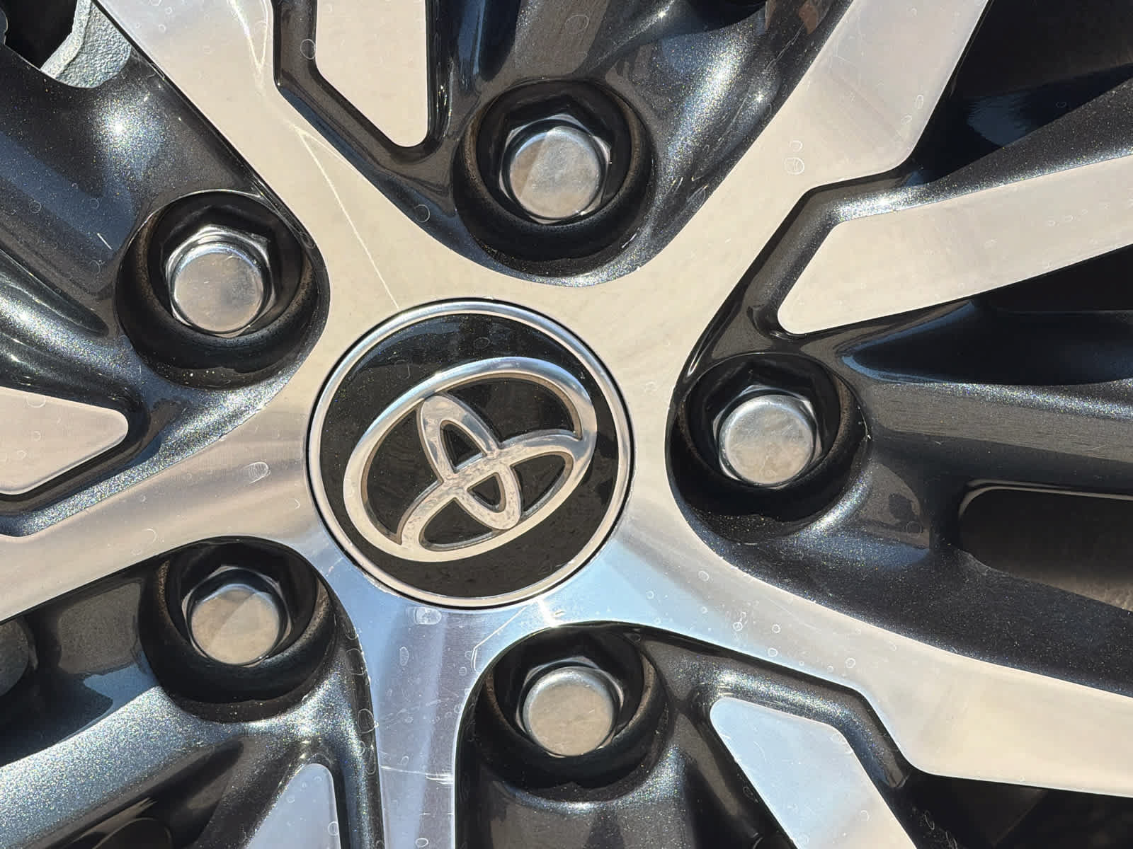 Used 2023 Toyota Camry XLE FWD image 11