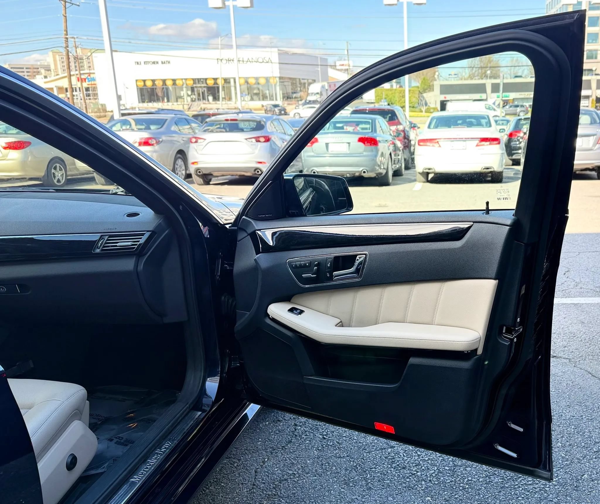 Used 2011 Mercedes-Benz E 350 4MATIC Wagon image 34