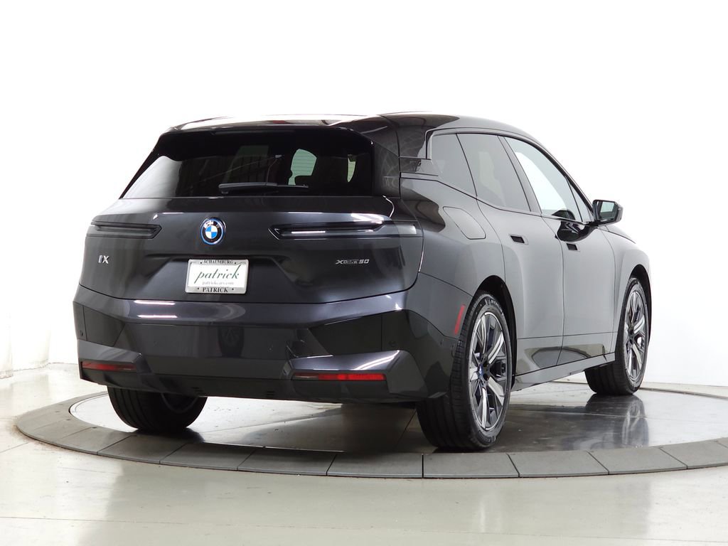 Used 2023 BMW iX xDrive50 w/ Premium Package AWD/4WD image 9