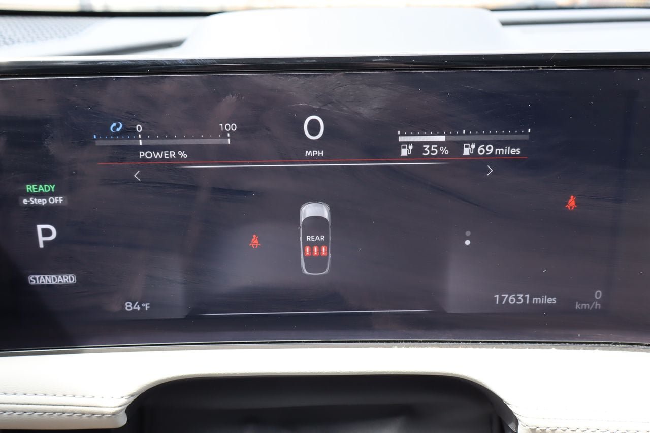 Used 2024 Nissan Ariya FWD image 9