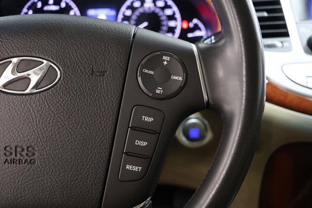 Used 2013 Hyundai Genesis 3.8 RWD image 21