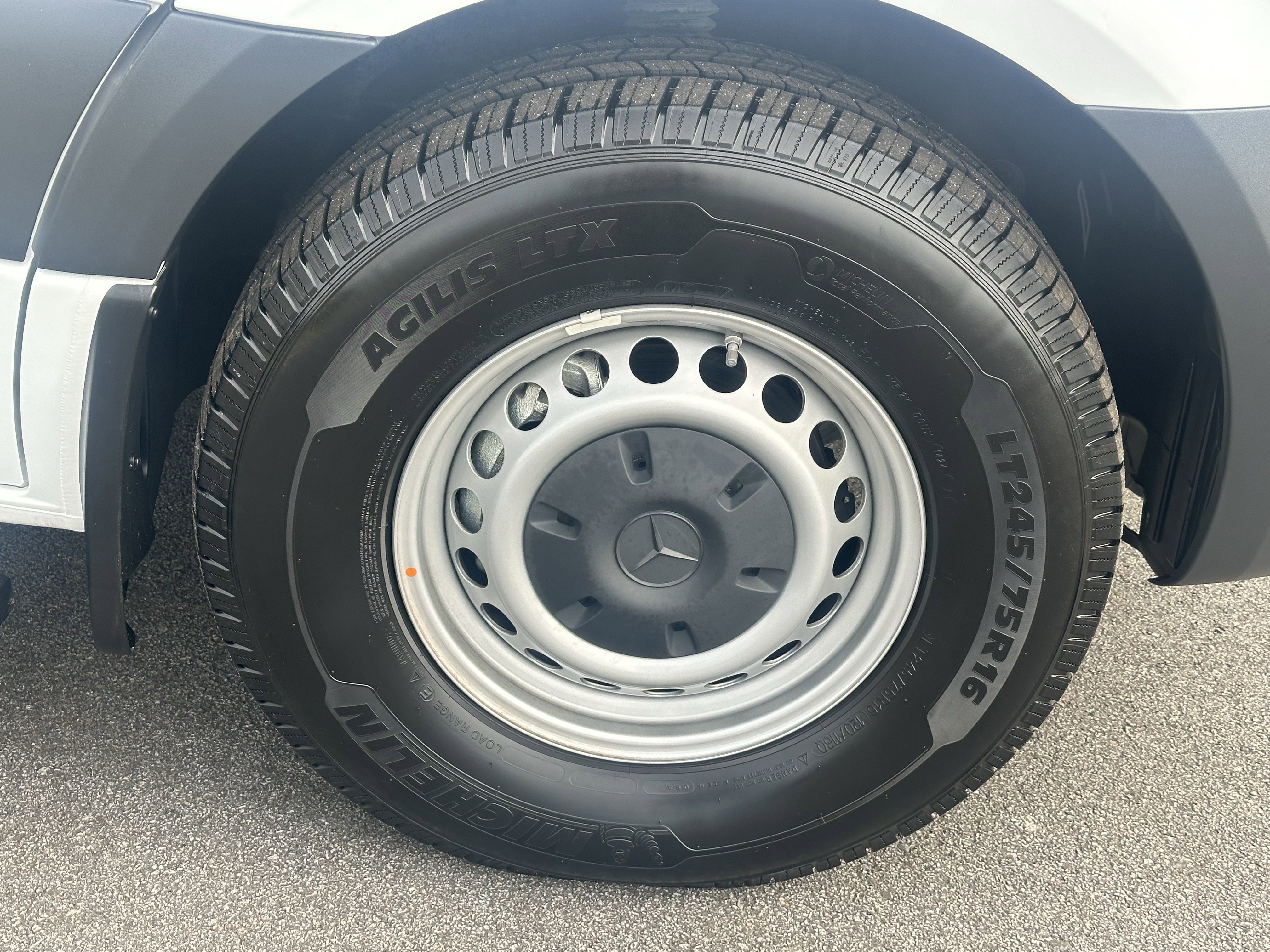 Used 2024 Mercedes-Benz Sprinter 2500 image 15