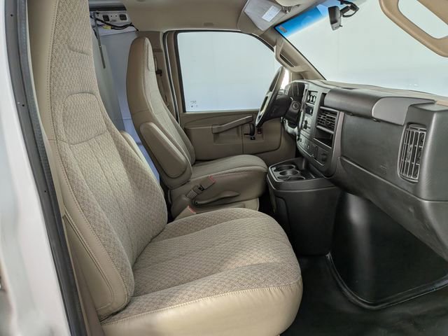Used 2018 Chevrolet Express 2500 w/ Driver Convenience Package RWD image 23