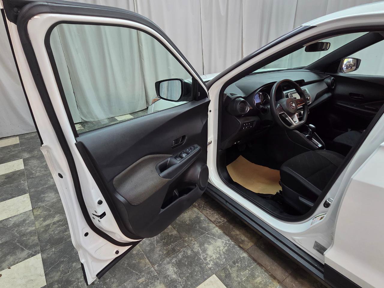 Used 2020 Nissan Kicks S FWD image 9