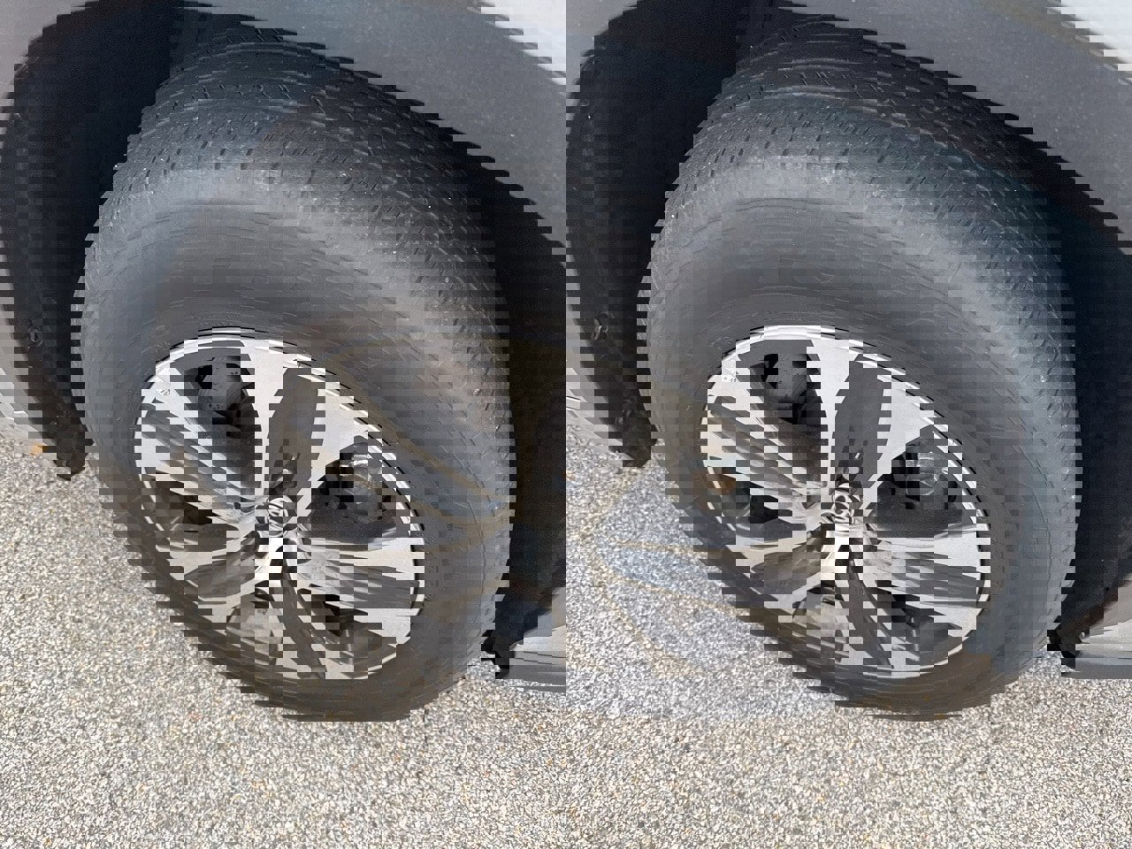 Used 2022 Toyota Highlander XLE image 14