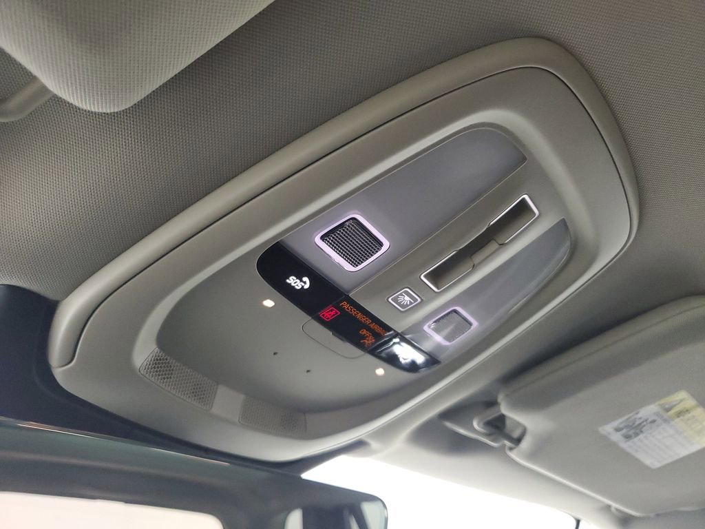 Certified 2025 Volvo XC90 B5 Core AWD/4WD image 36