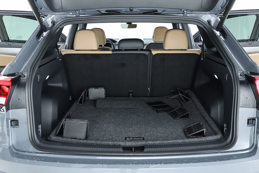 New 2026 Volkswagen Atlas Cross Sport SE image 68