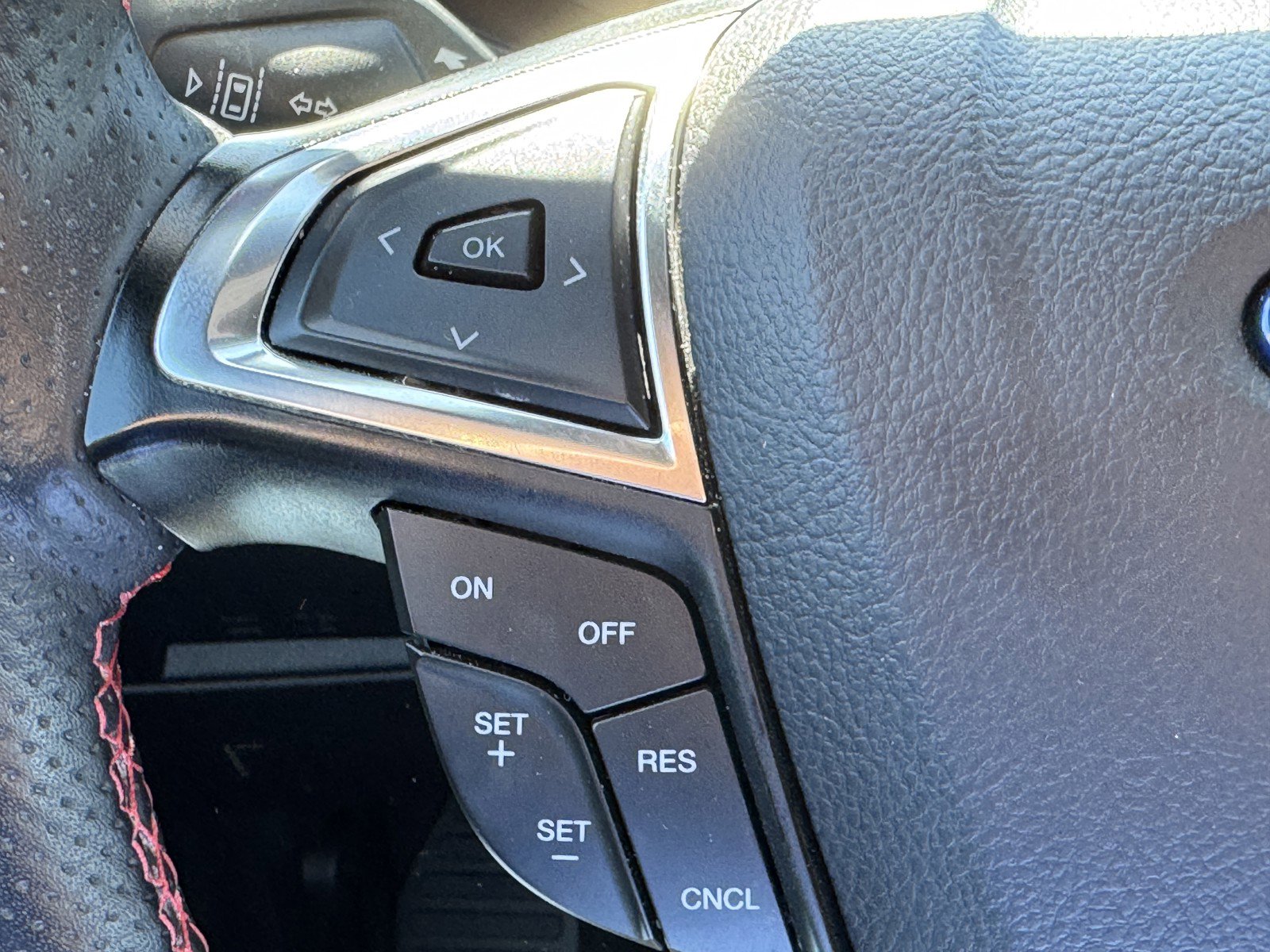 Used 2024 Ford Edge ST-Line image 19