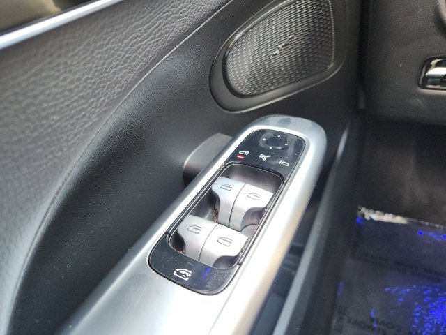 Used 2025 Mercedes-Benz C 300 Sedan image 34