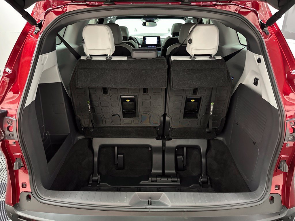 Used 2024 Toyota Sienna XSE w/ XSE Plus Package AWD/4WD image 36