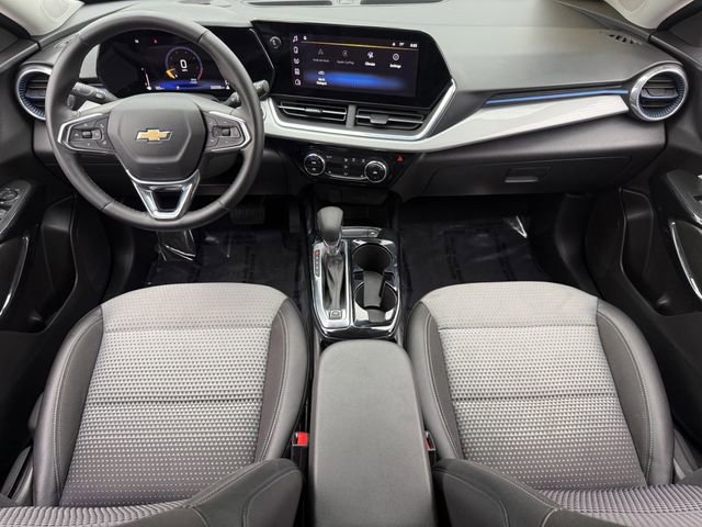 Used 2025 Chevrolet Trax LT w/ LT Convenience Package FWD image 13