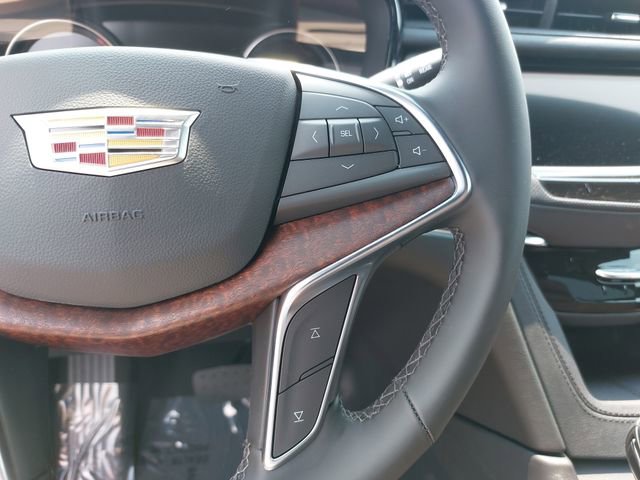 Used 2025 Cadillac XT5 Premium Luxury w/ LPO, Floor Liner Package image 17