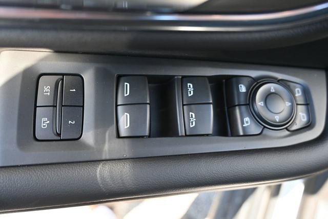 Used 2021 Chevrolet Suburban RST w/ Luxury Package image 11