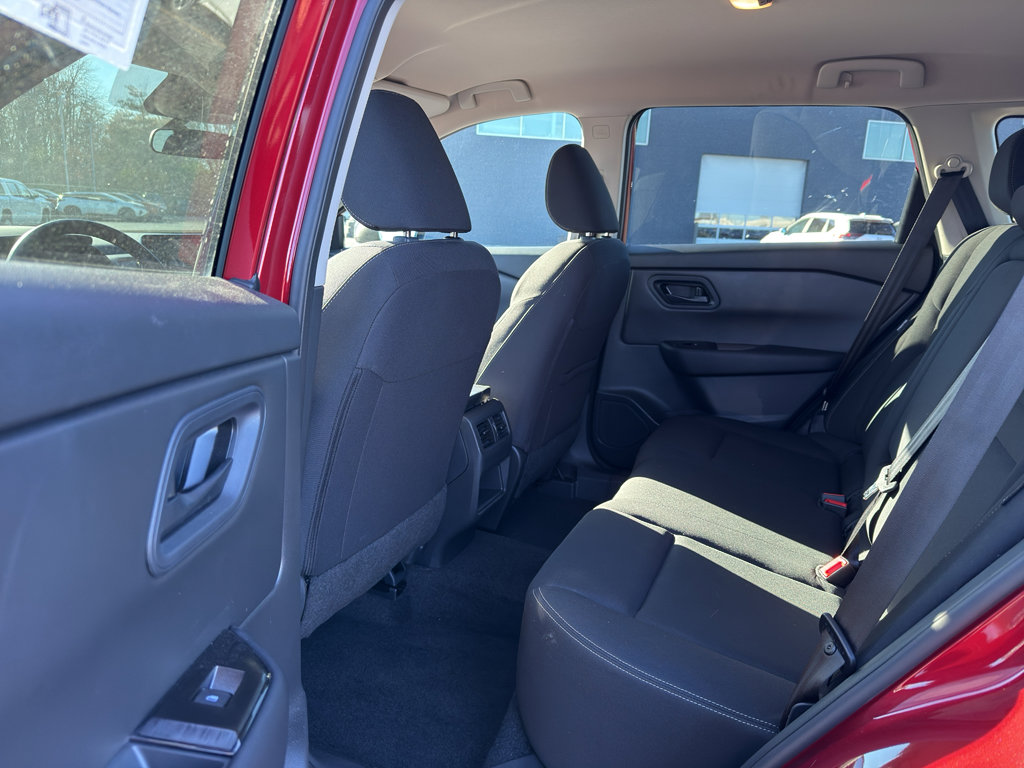 Certified 2025 Nissan Rogue S image 29