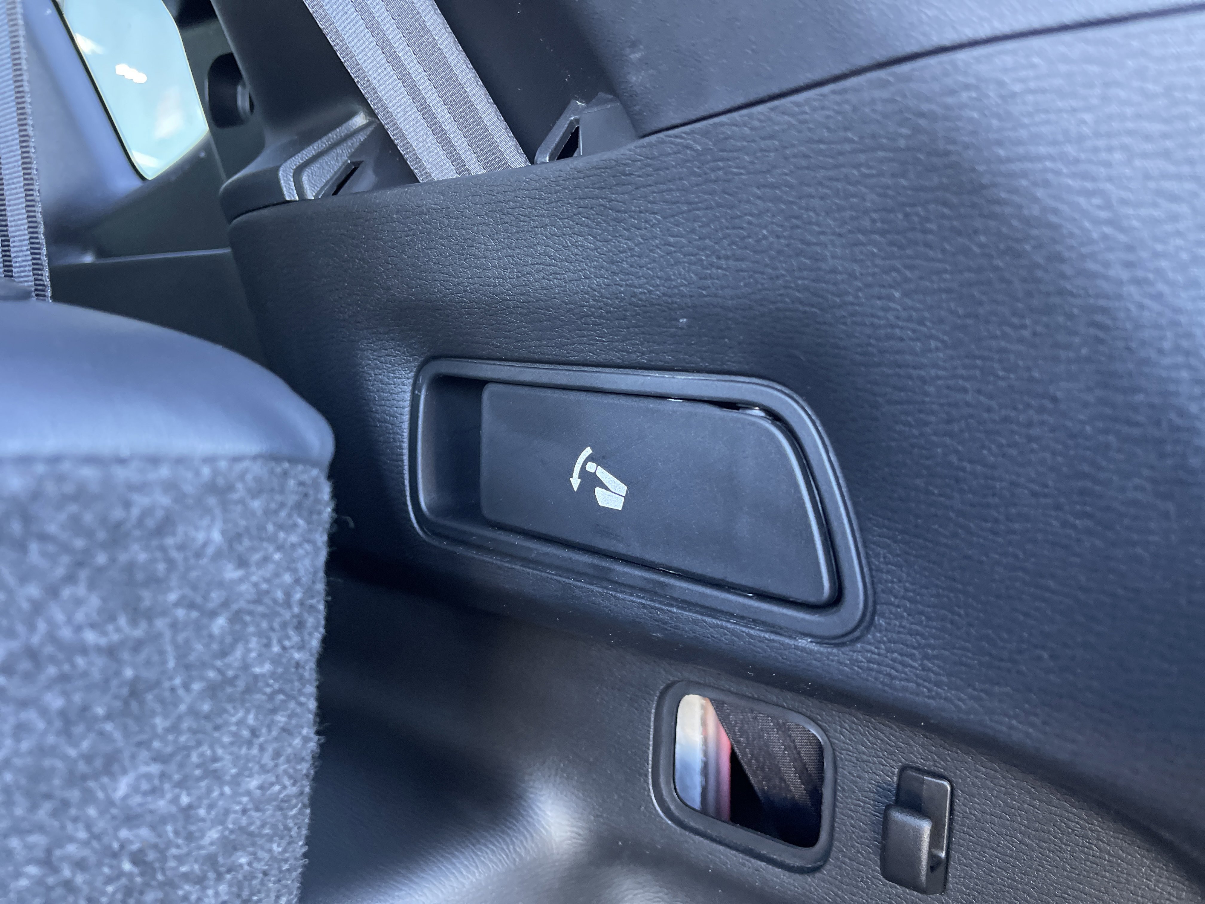 Used 2023 Mitsubishi Outlander SE Black Edition image 44