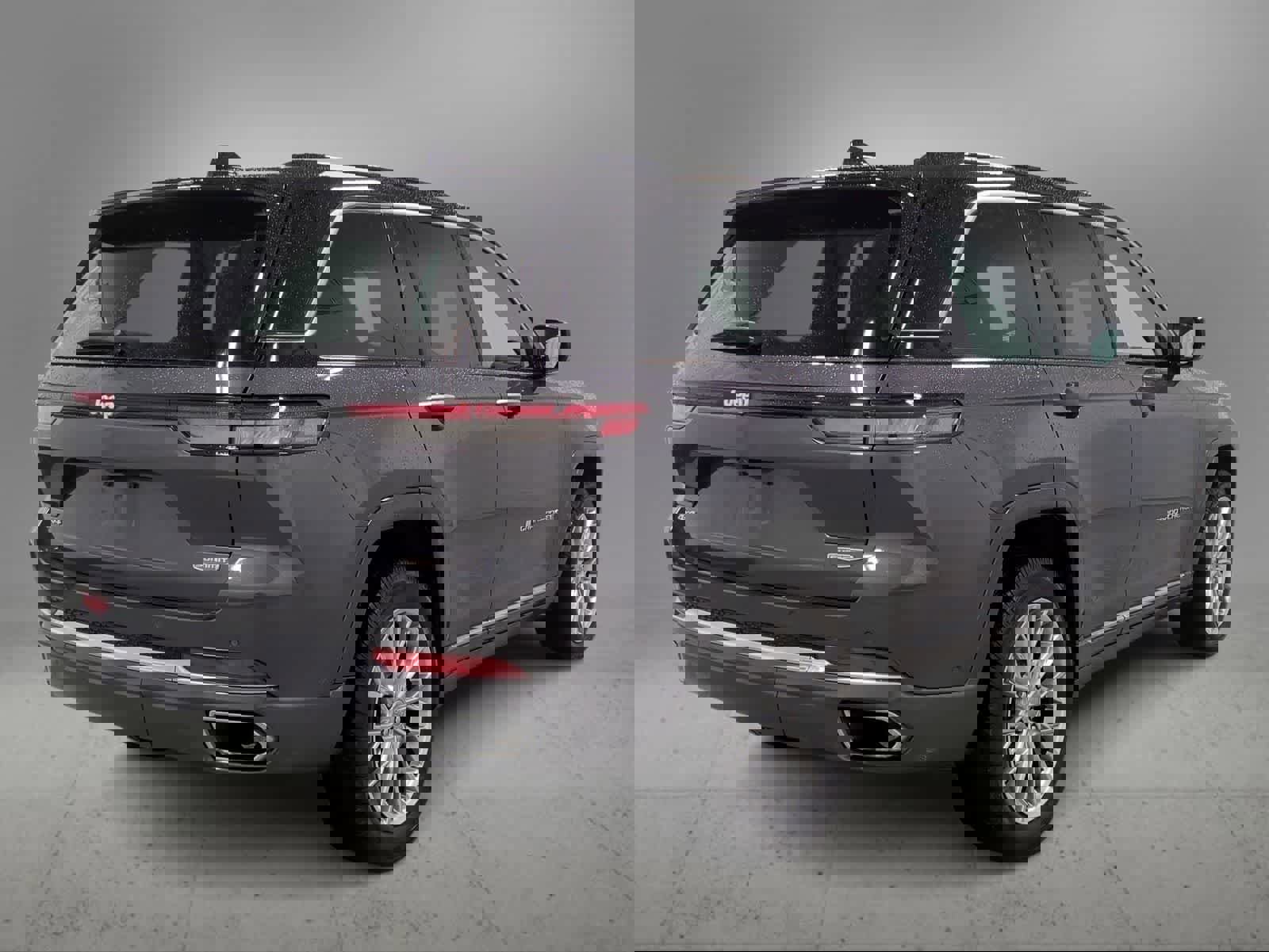 Certified 2024 Jeep Grand Cherokee Summit w/ Luxury Tech Group V image 8