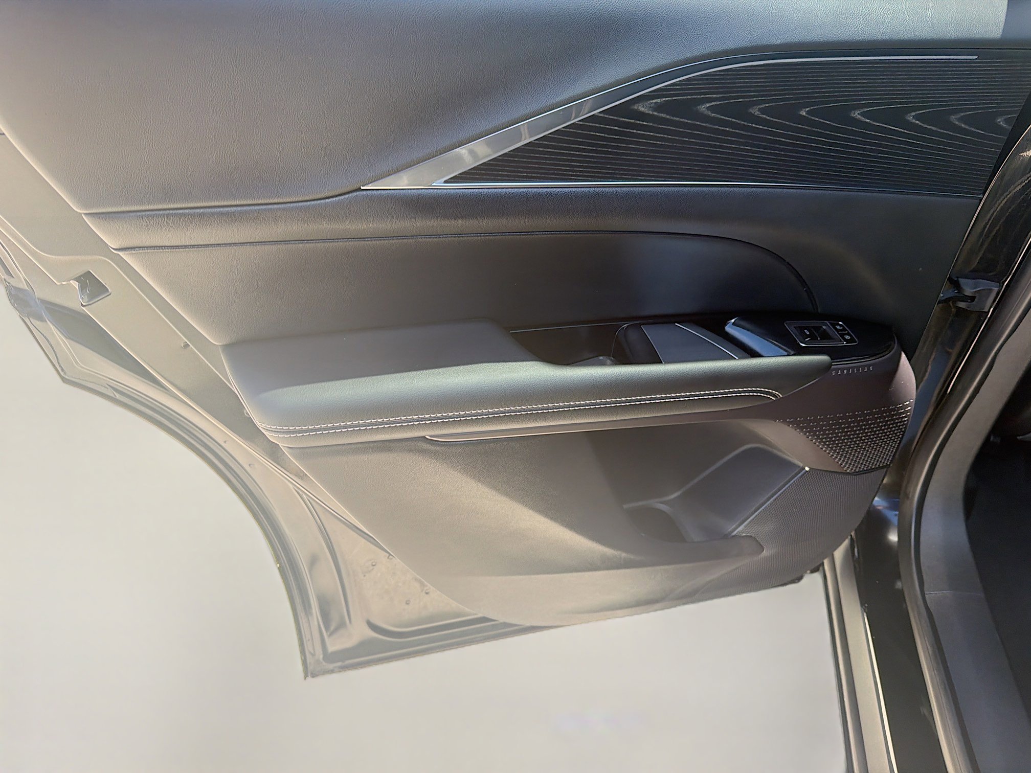 Used 2024 Cadillac Lyriq Luxury image 26