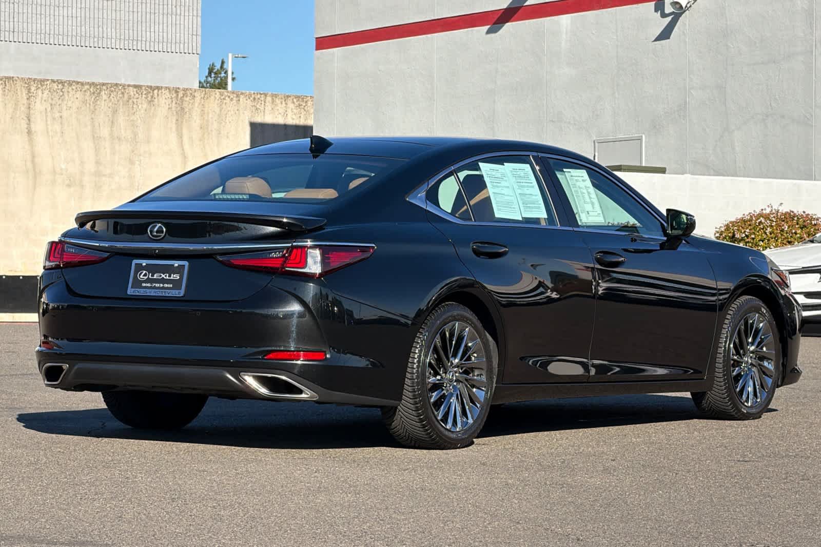 Used 2024 Lexus ES 350 w/ Accessory Package (Z2) FWD image 2