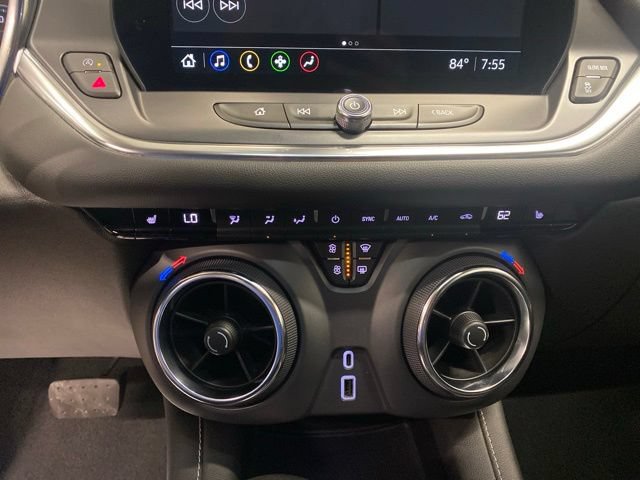 Certified 2025 Chevrolet Blazer LT FWD image 22