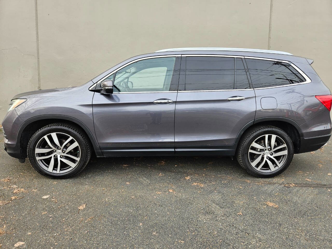Used 2016 Honda Pilot Touring image 3