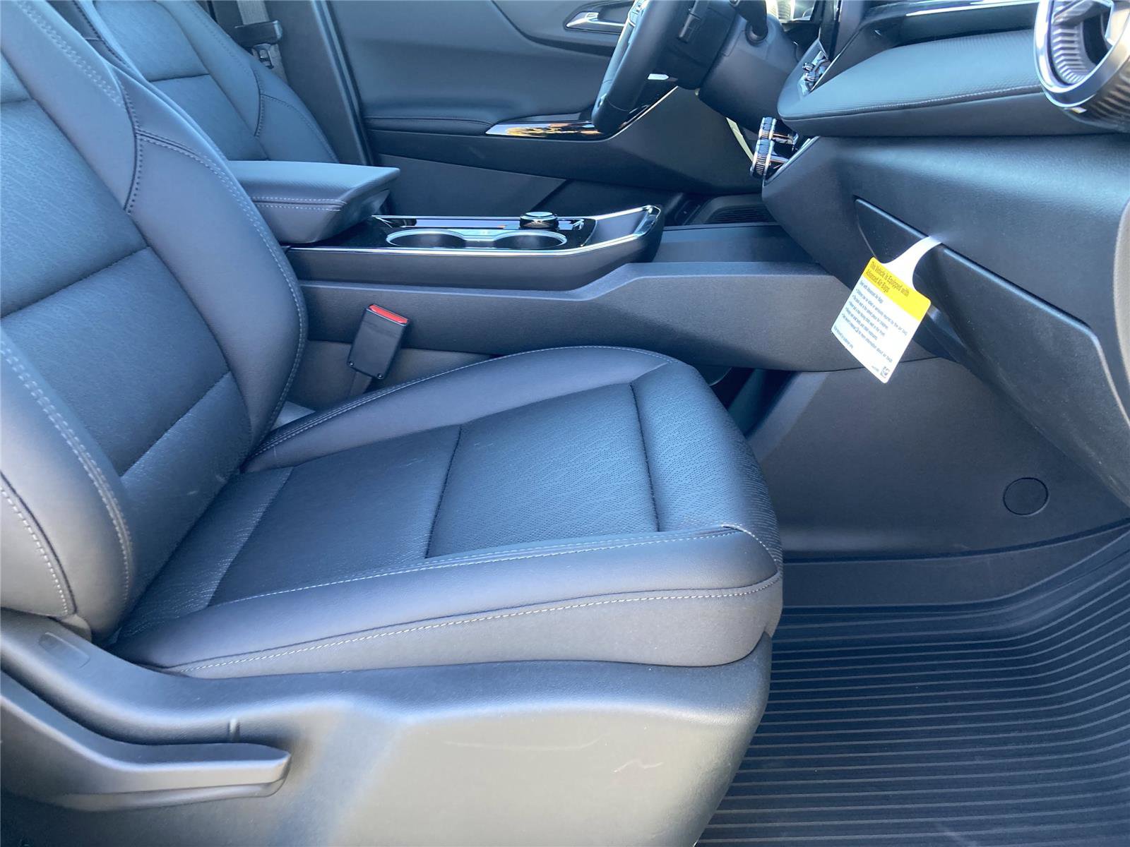 New 2026 Chevrolet Equinox LT w/ Convenience Package II image 10