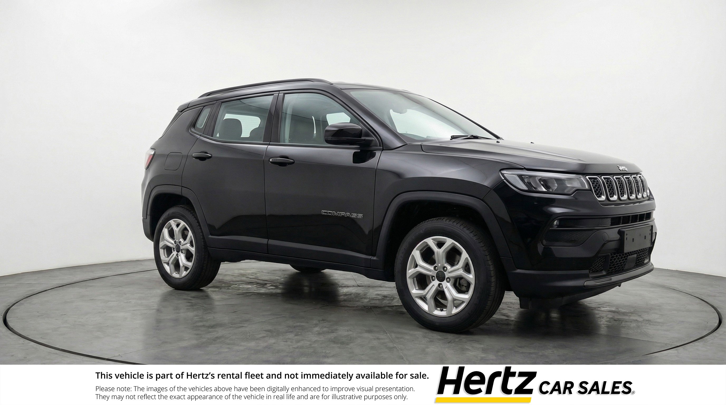 Used 2025 Jeep Compass Latitude AWD/4WD image 1