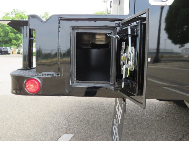 New 2023 RAM 5500 Tradesman w/ Chrome Appearance Group RWD image 31