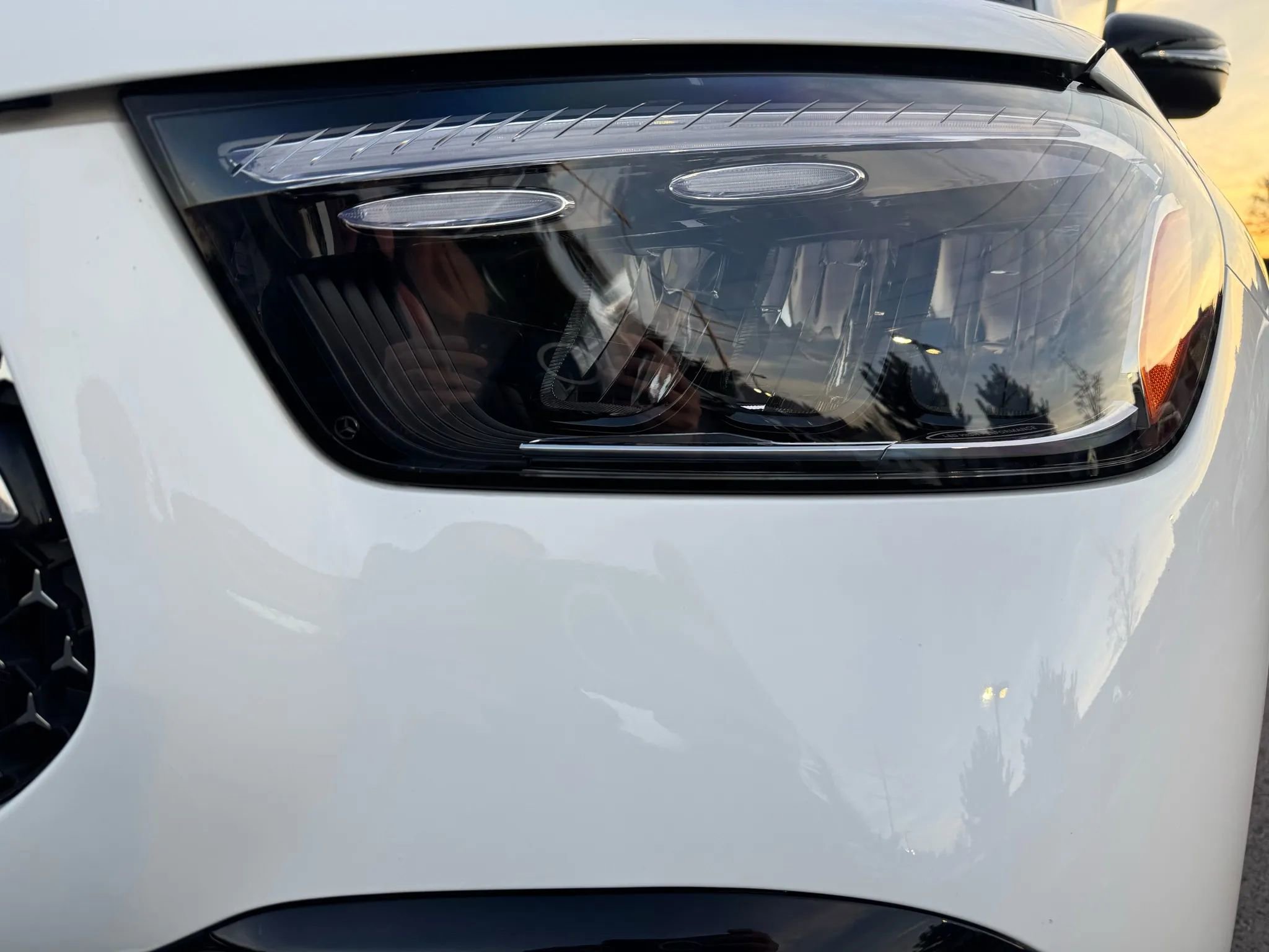 Used 2025 Mercedes-Benz GLE 450e 4MATIC w/ AMG Line Exterior image 16