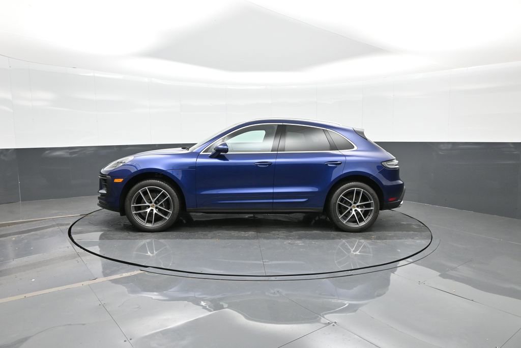 Certified 2024 Porsche Macan image 2
