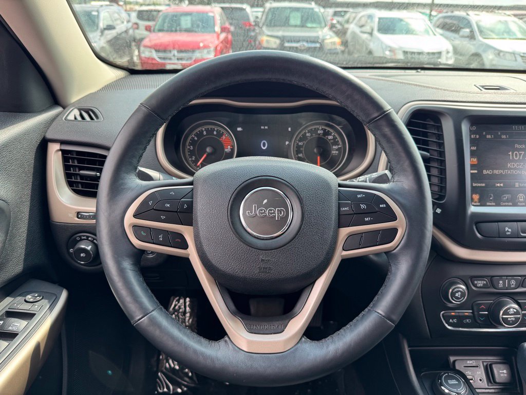 Used 2018 Jeep Cherokee Limited AWD/4WD image 31