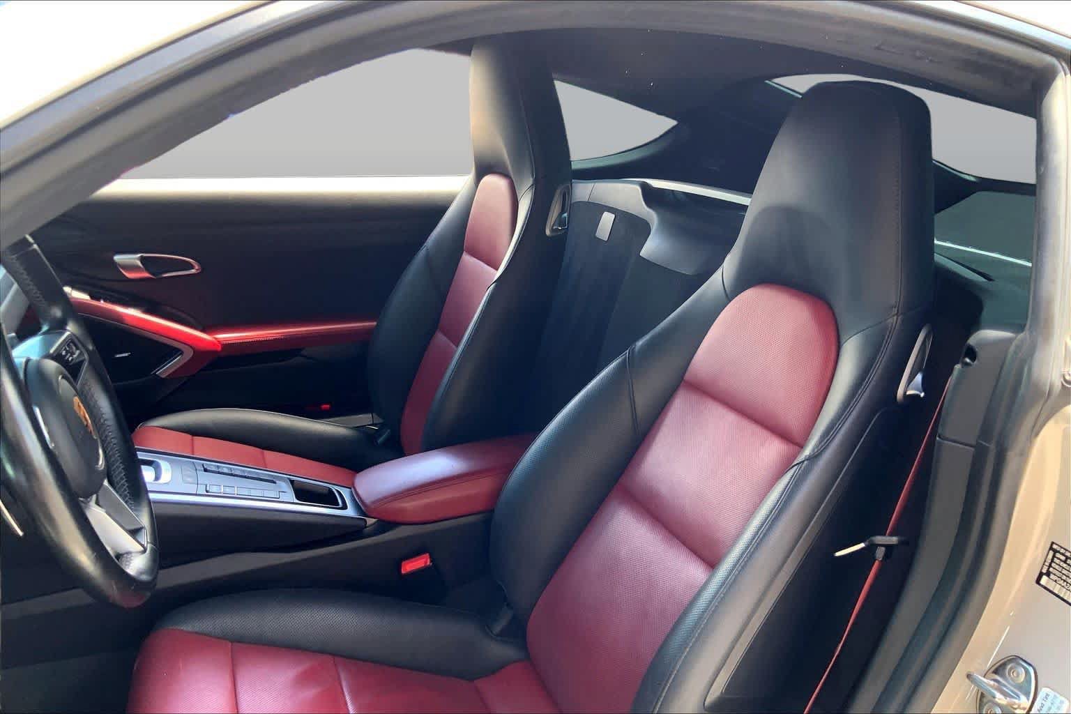 Used 2021 Porsche 718 Cayman RWD image 7