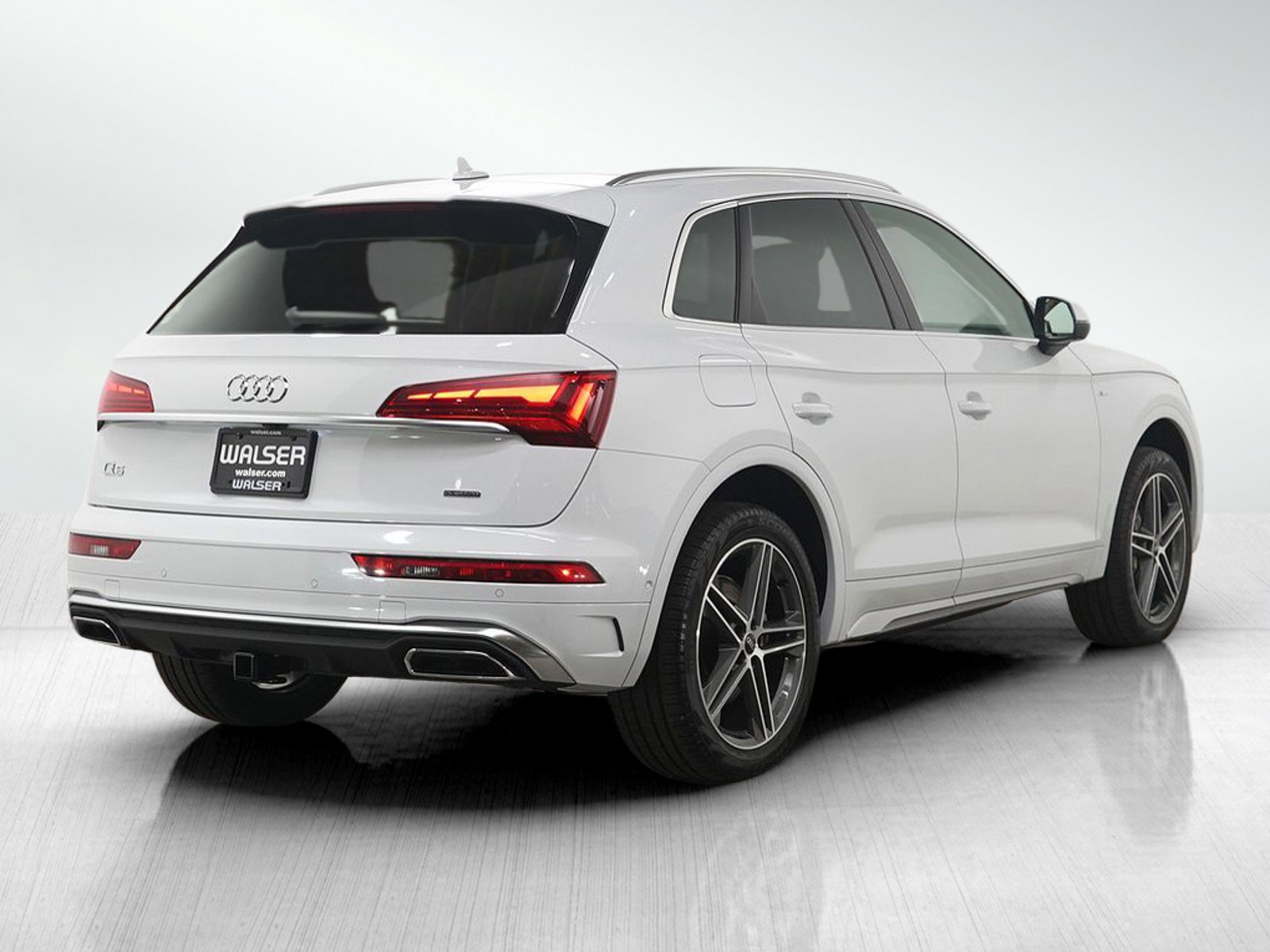 Used 2023 Audi Q5 e Prestige w/ Prestige Package image 6