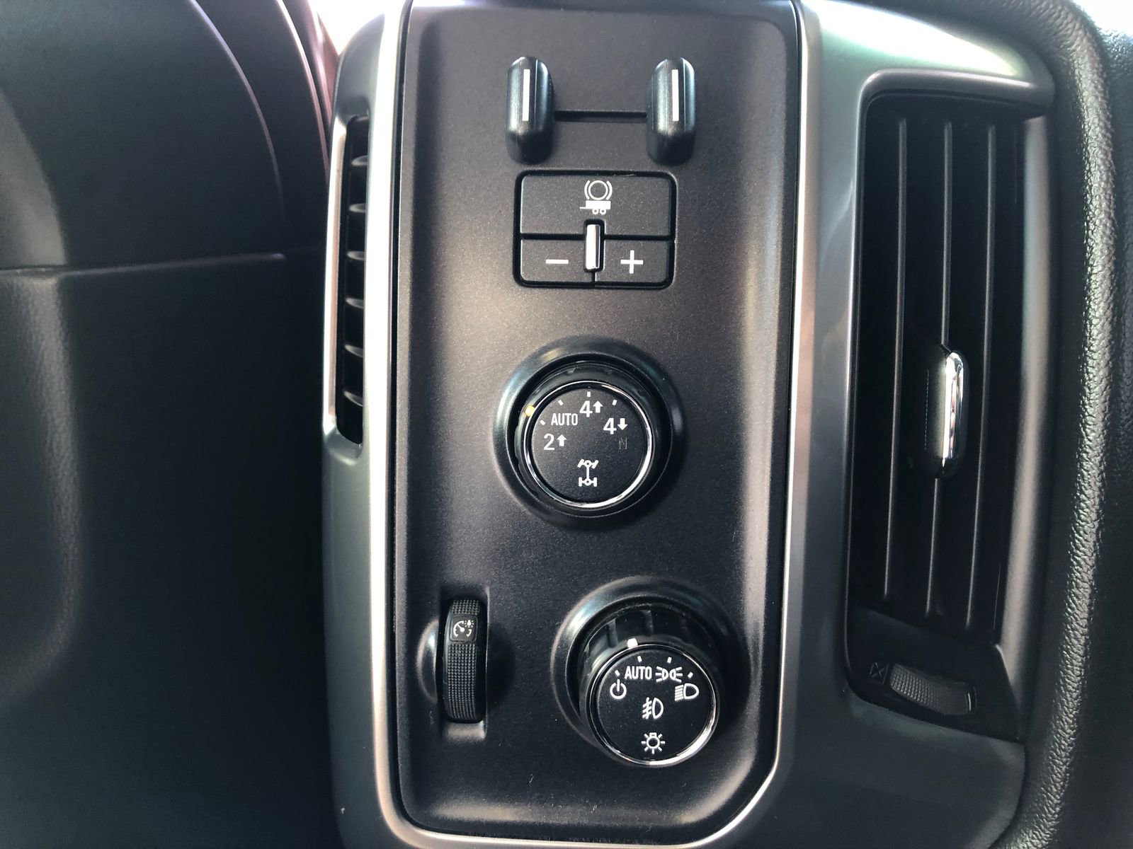 Used 2016 Chevrolet Silverado 1500 LT w/ All Star Edition image 33