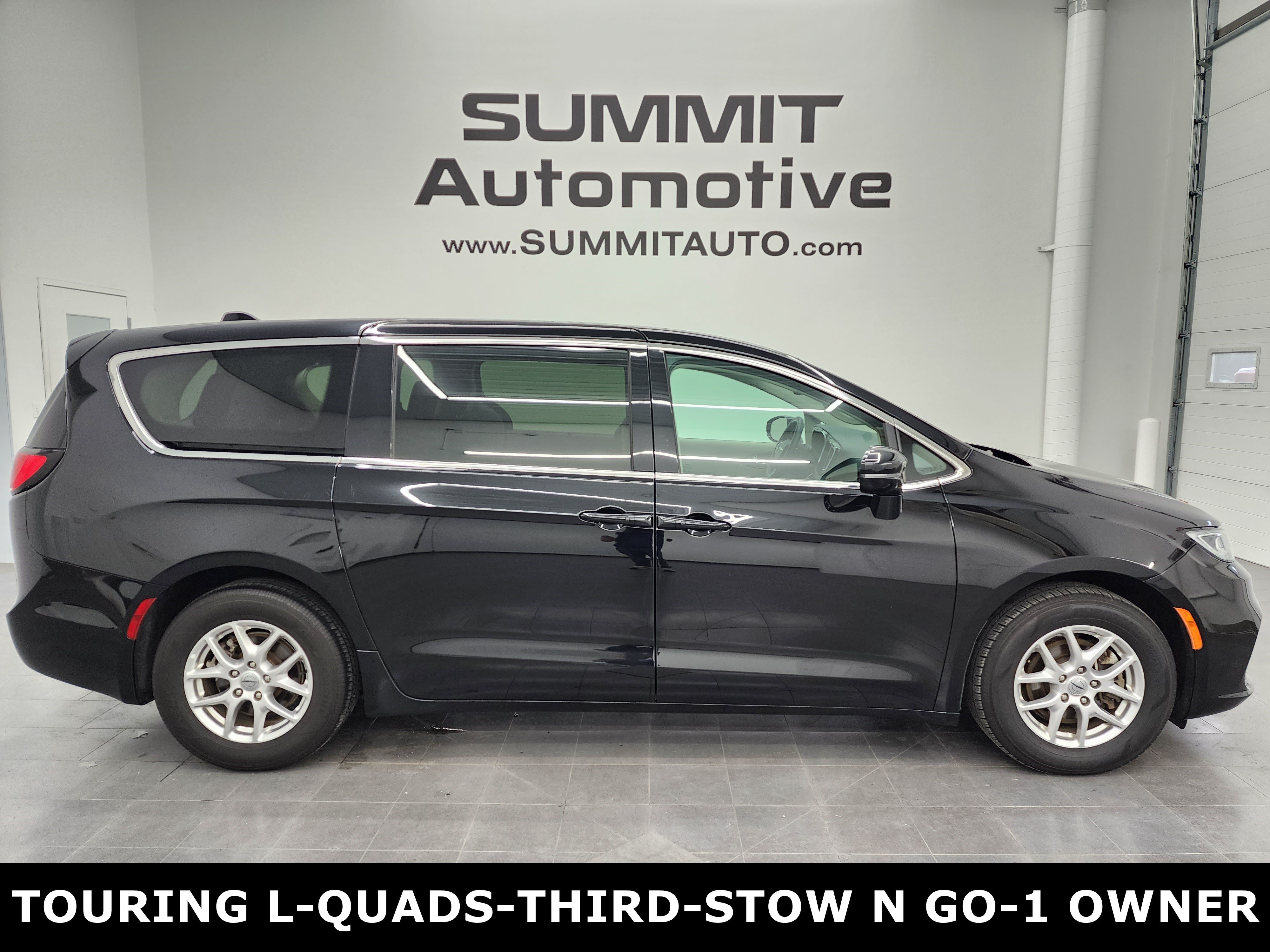 Used 2024 Chrysler Pacifica Touring-L FWD 360° Tour
