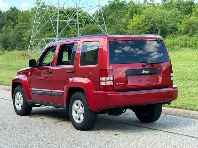 Used 2009 Jeep Liberty Sport AWD/4WD image 8